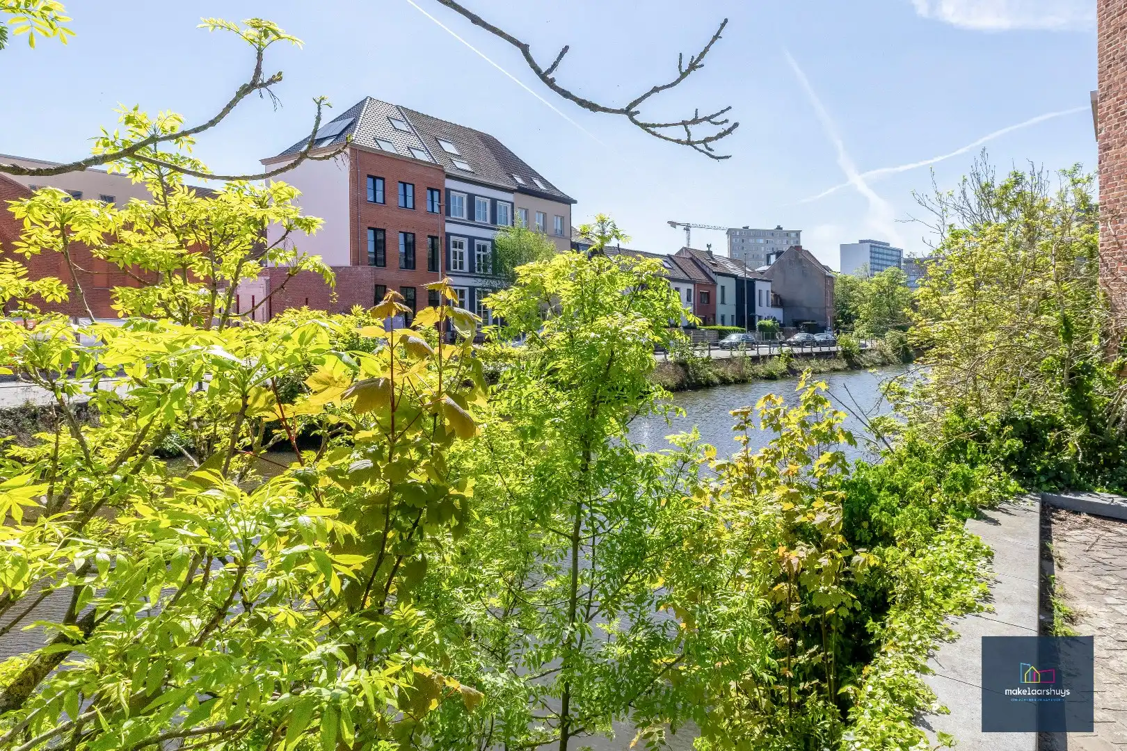 Stijlvol 2 slpk. appartement met ruim terras en staanplaats foto 23