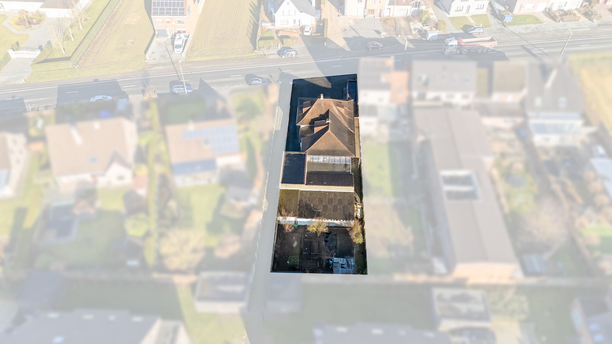 Ruime (handels) woning met groot werkhuis, tuin en garage foto 3