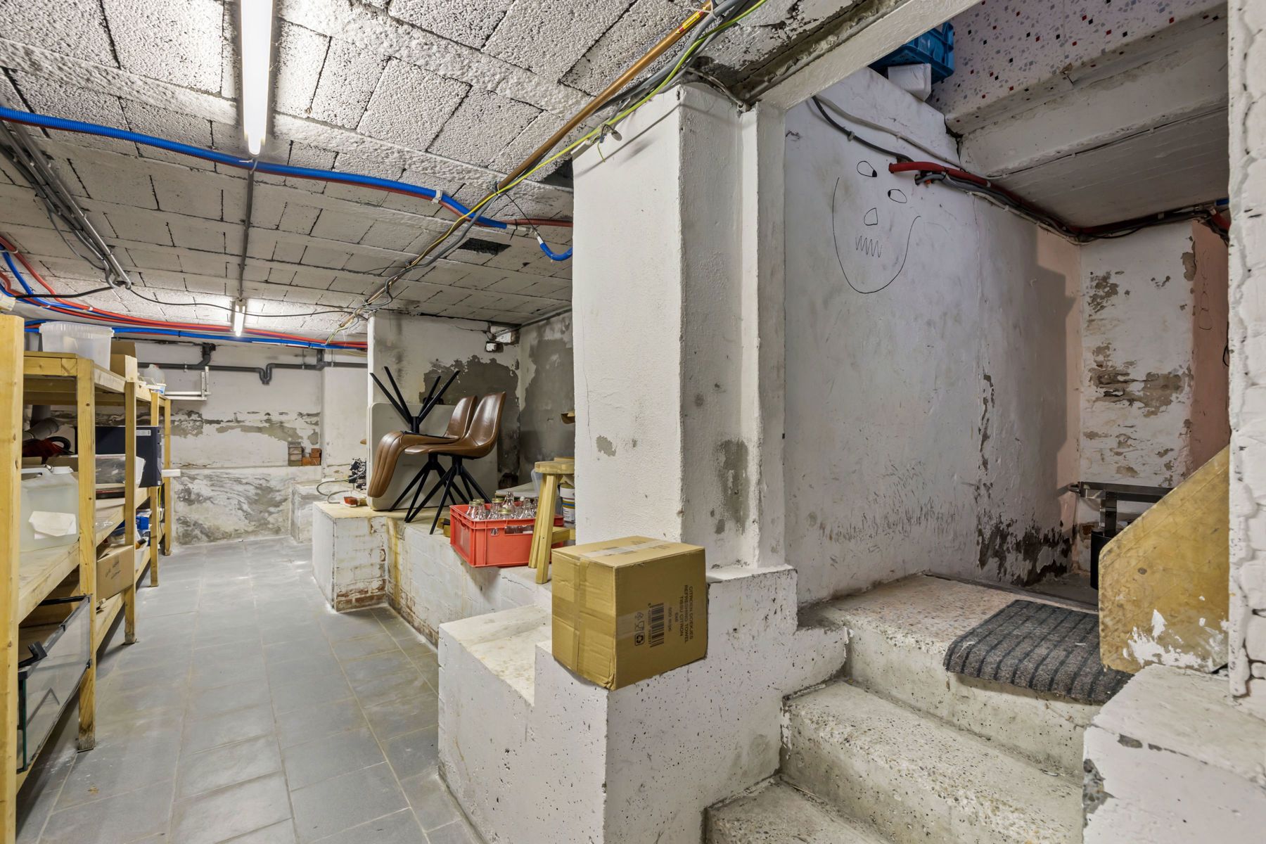 Goeddraaiend restaurant/brasserie met grote woongelegenheid foto 19