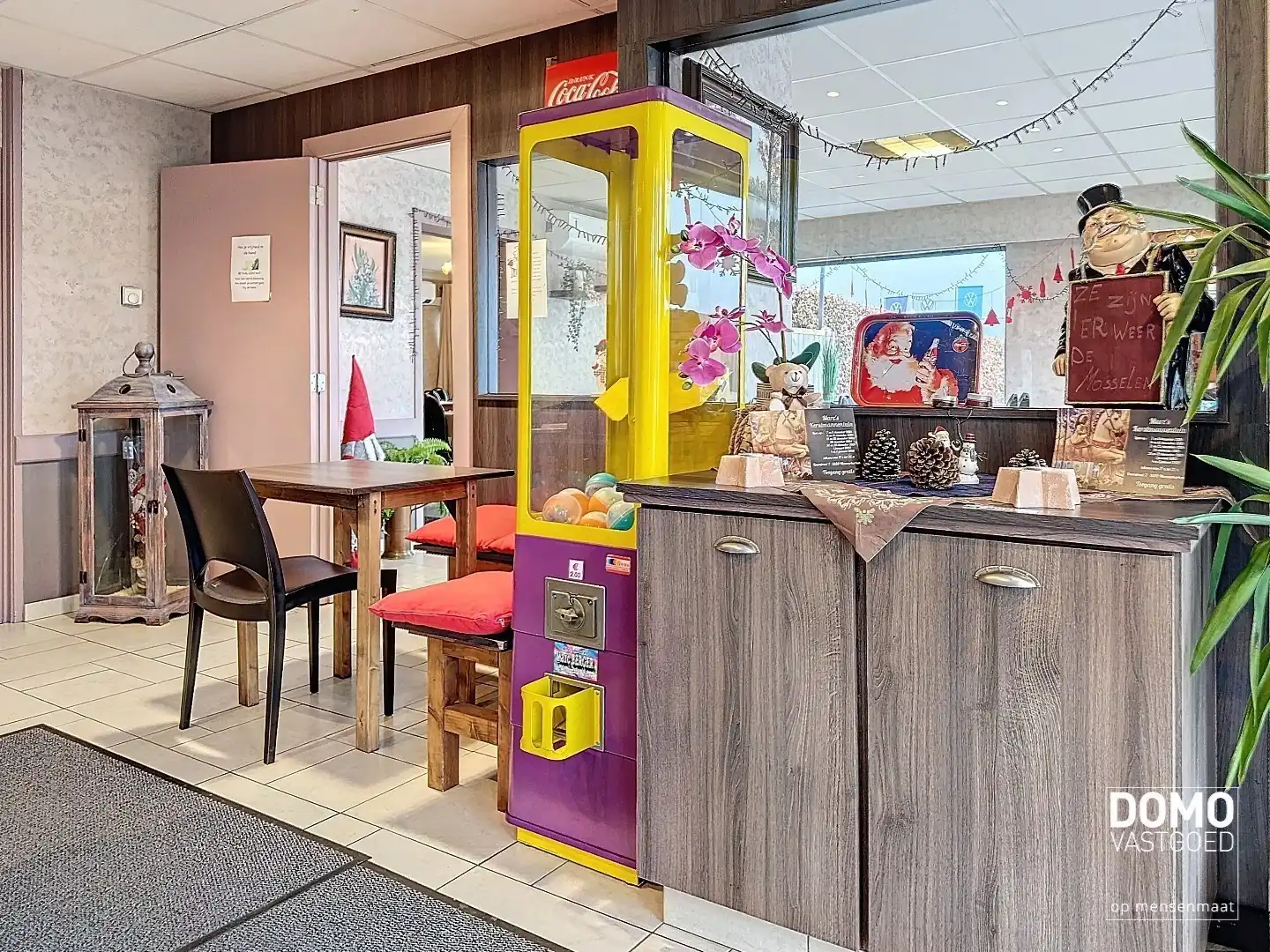 TE HUUR - GOED DRAAIEND RESTAURANT MET FRITUURZAAK EN WOONST foto 4