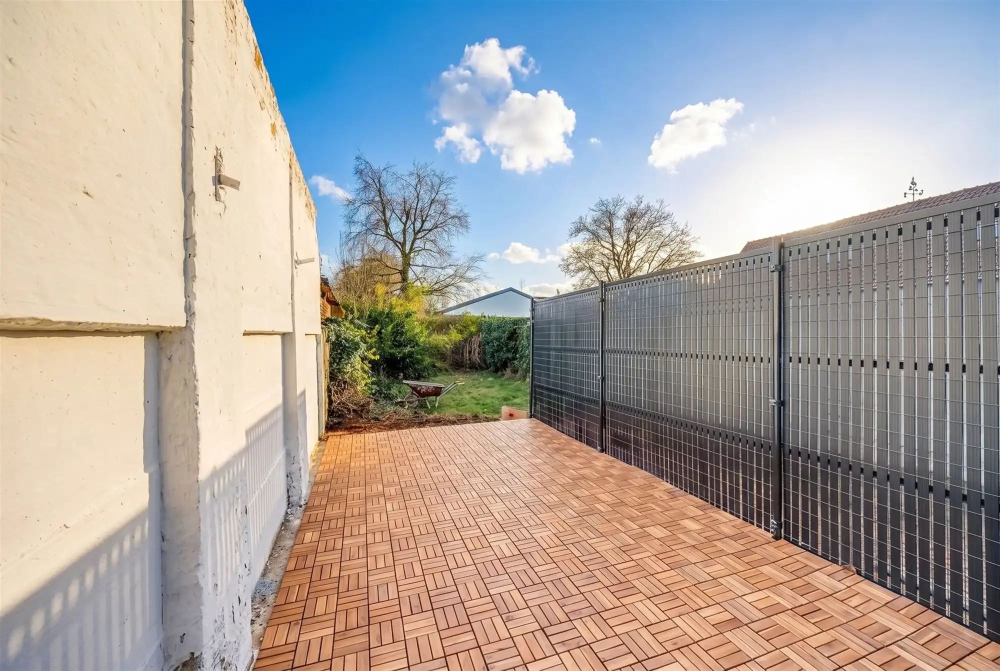 Instapklaar appartement met tuin en terras foto 13