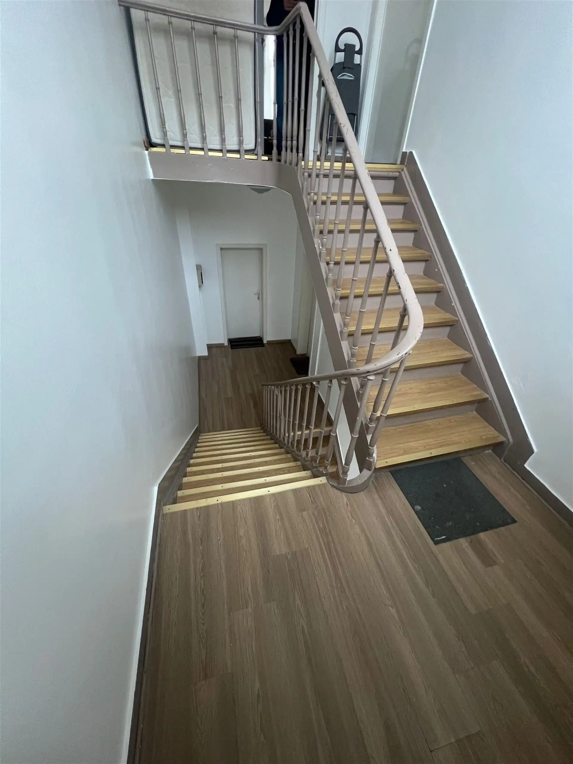 Opbrengsteigendom met commerciële gelijkvloers en 6 appartementen foto 14
