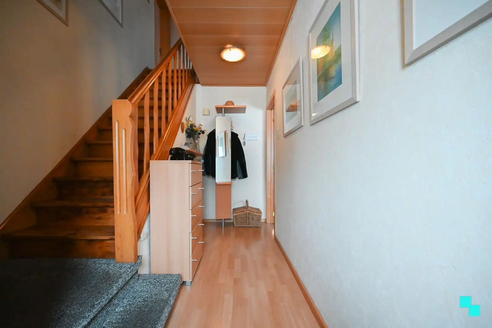 Verrassend ruime ééngezinswoning in Emelgem foto 2