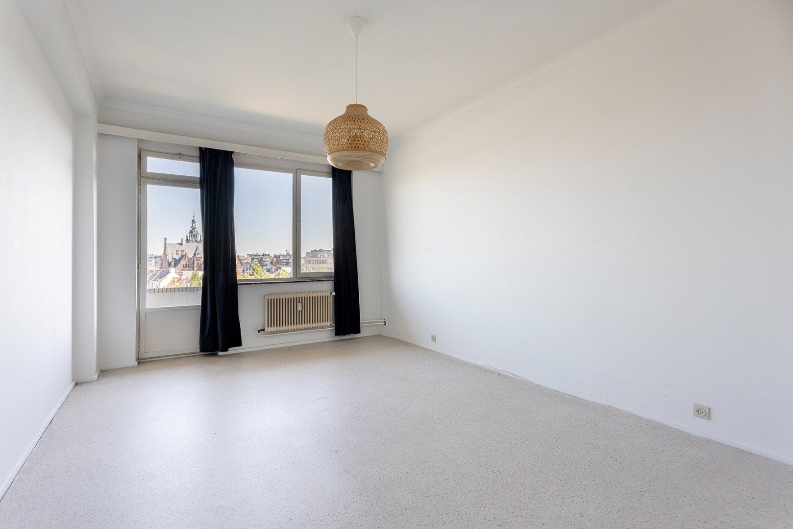 Te renoveren appartement met 2 slpk en terras! foto 10