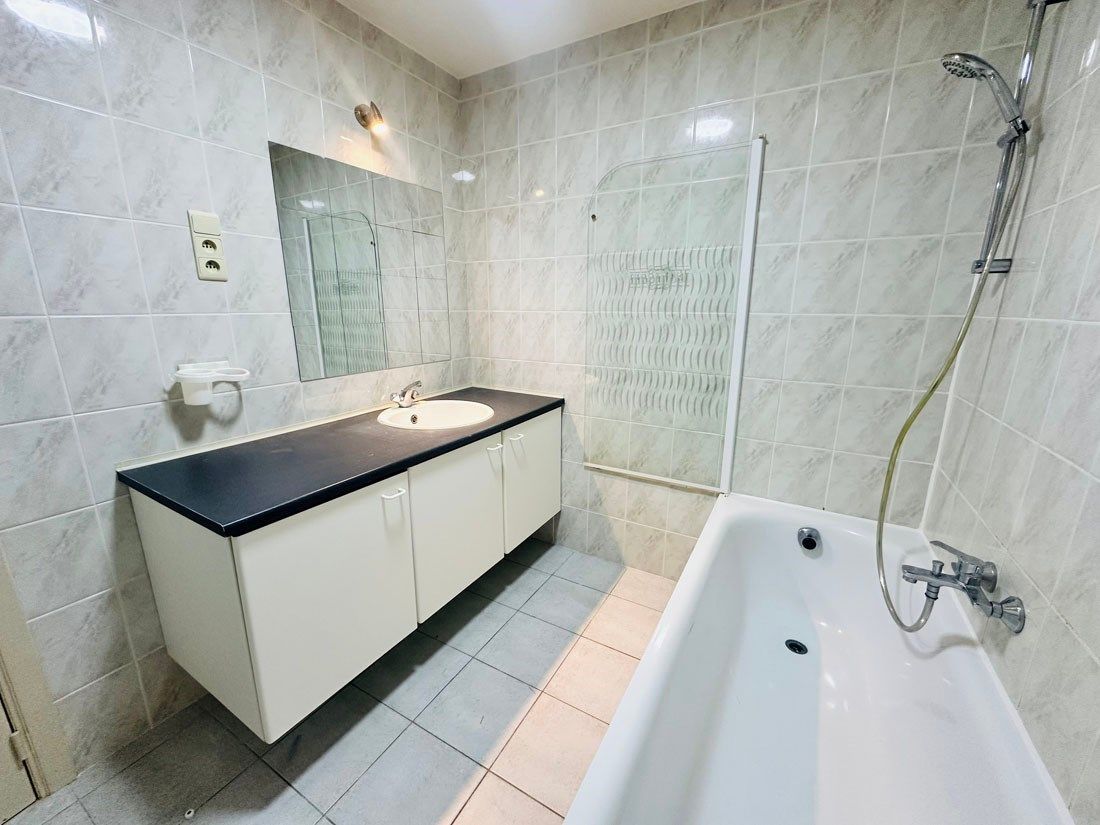 Uitstekend gelegen BETAALBAAR appartement te Lummen MET GARAGE foto 11