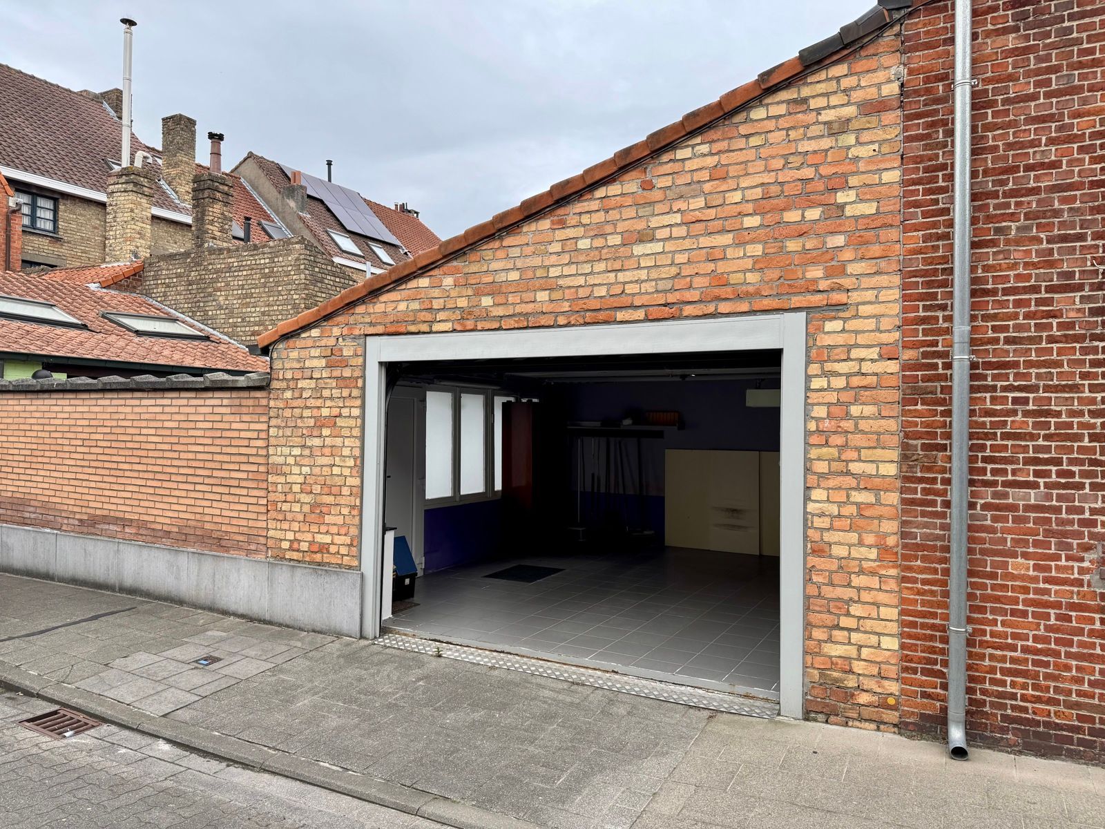 Karaktervolle woning met koer en garage in hartje Assebroek! foto 16