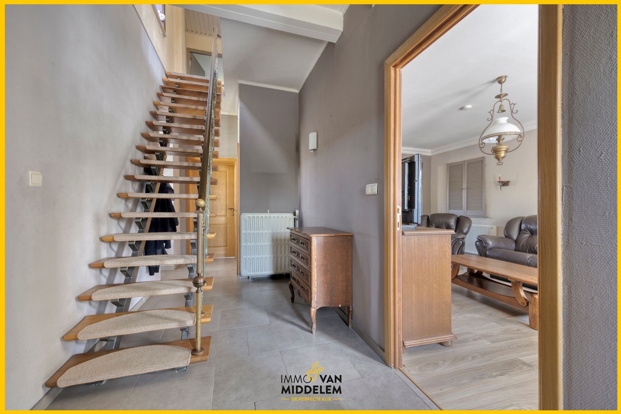 3-GEVELWONING MET 3 KAMERS, BUREAU EN TUIN foto 2
