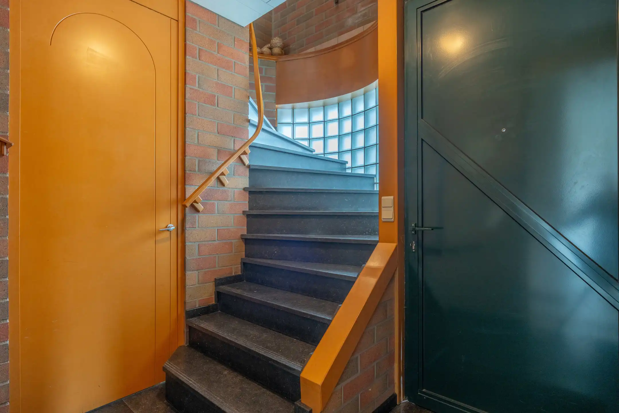 Interessant handelspand met woonst op gunstige locatie foto 14