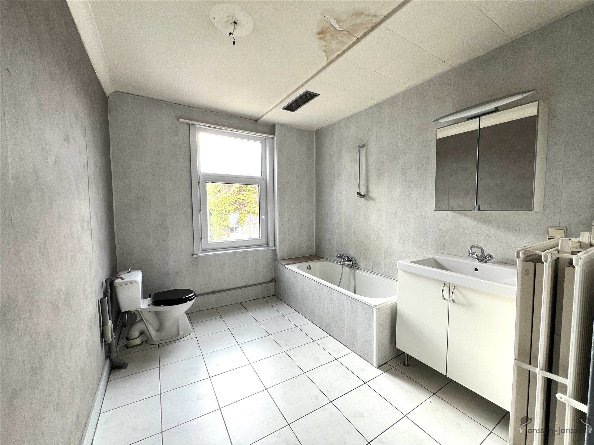 Te renoveren centrumwoning foto 10