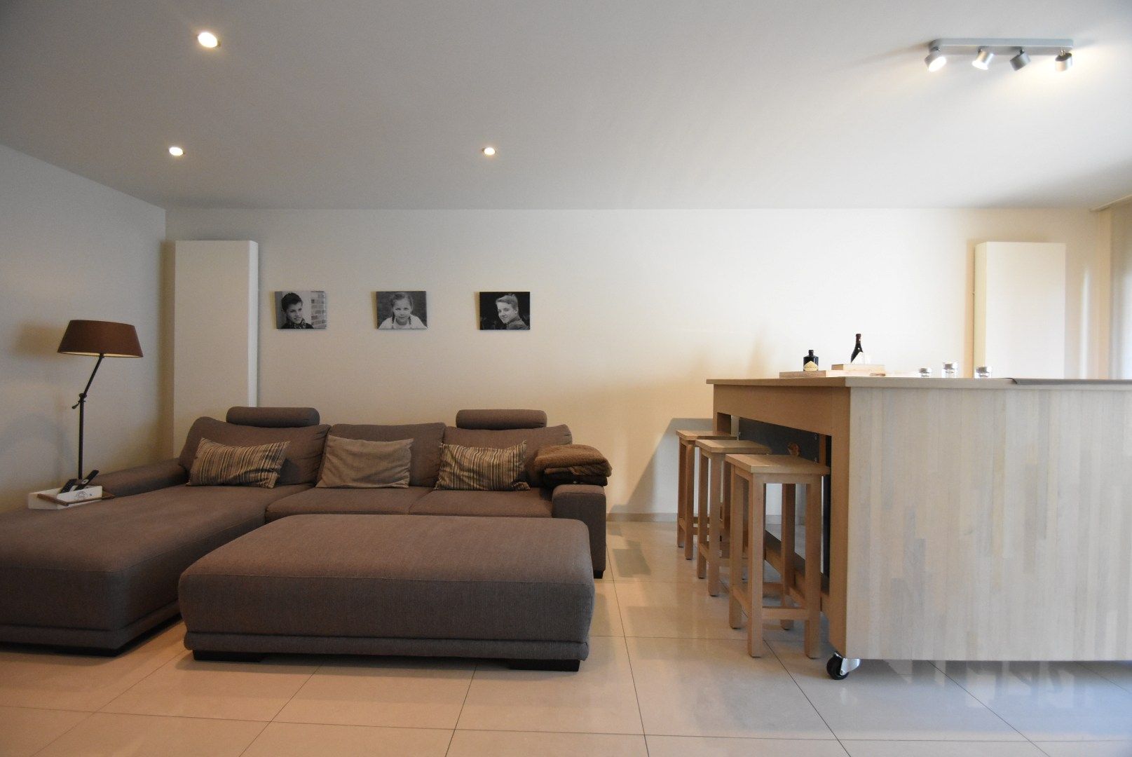Zeer nette en ruime stadswoning/duplex-appartement met inpandige garage in hartje Bilzen foto 8