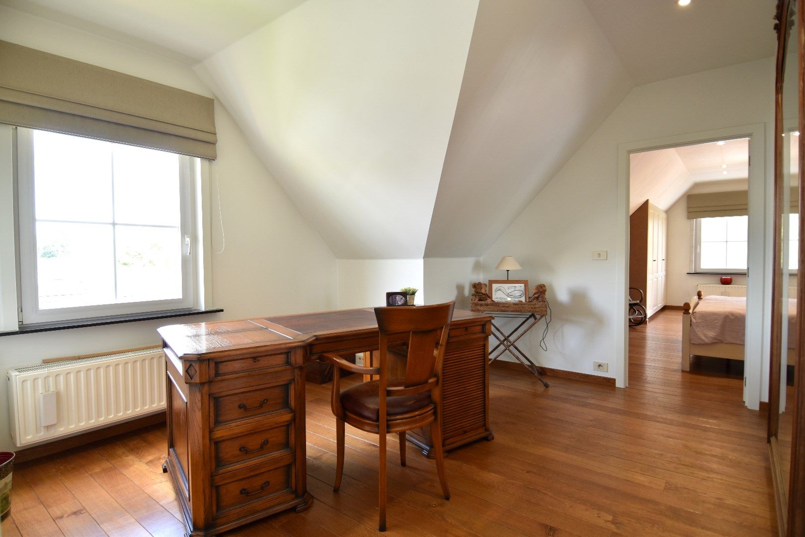 Exclusieve woning met 4 slaapkamers gelegen op een prachtig perceel van bijna 2.400 m² foto 12