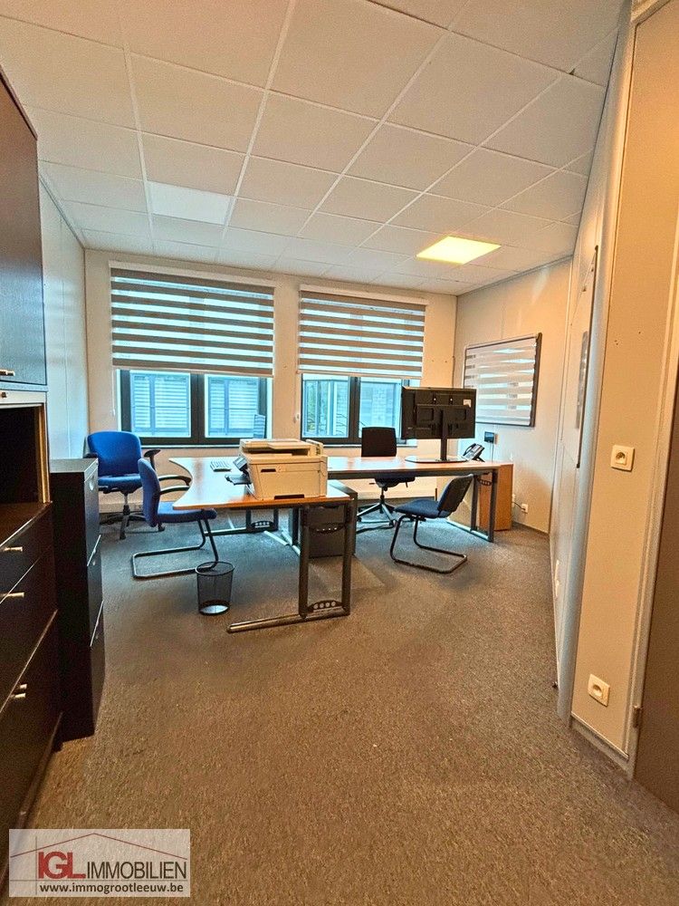 Flexibele bureauruimte met vergaderruimtes en parkeerplaatsen in Drogenbos foto 6