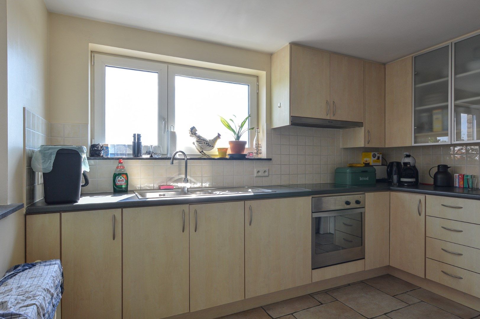 Ruim appartement met 3 slaapkamers en garagebox te huur centrum Veldegem foto 8