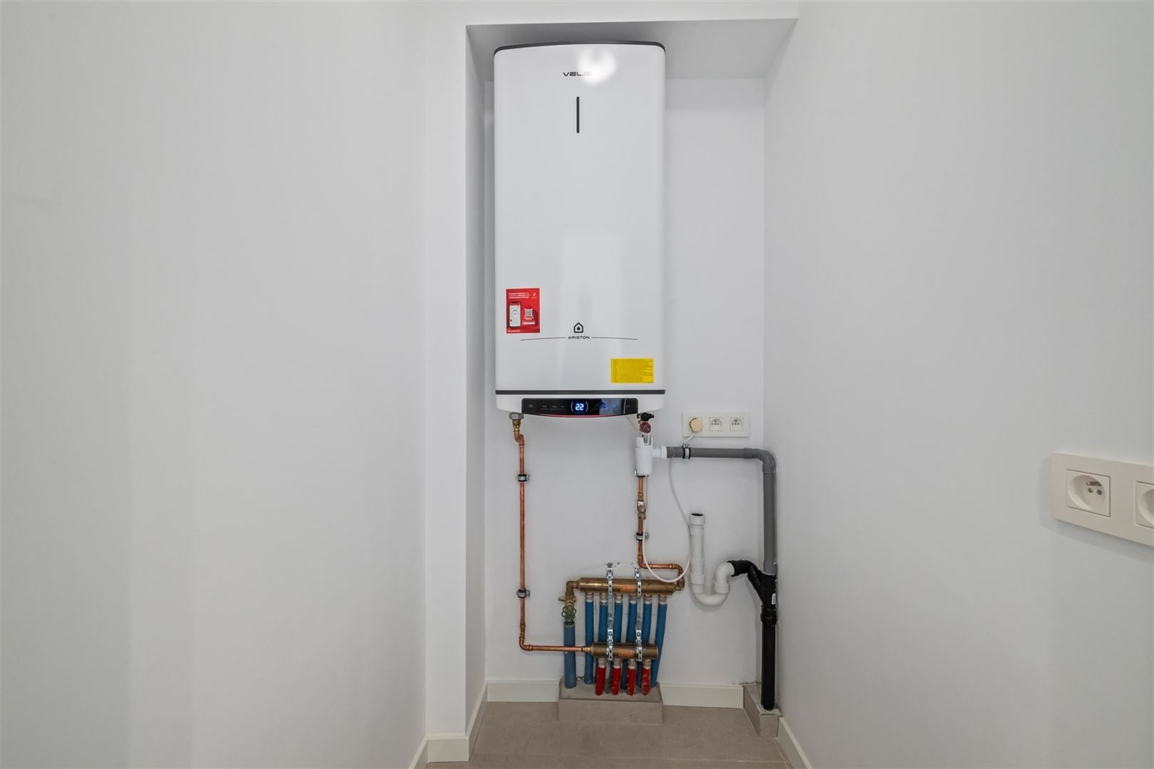 Uniek tweekamerappartement op toplocatie aan de Zeedijk! foto 15