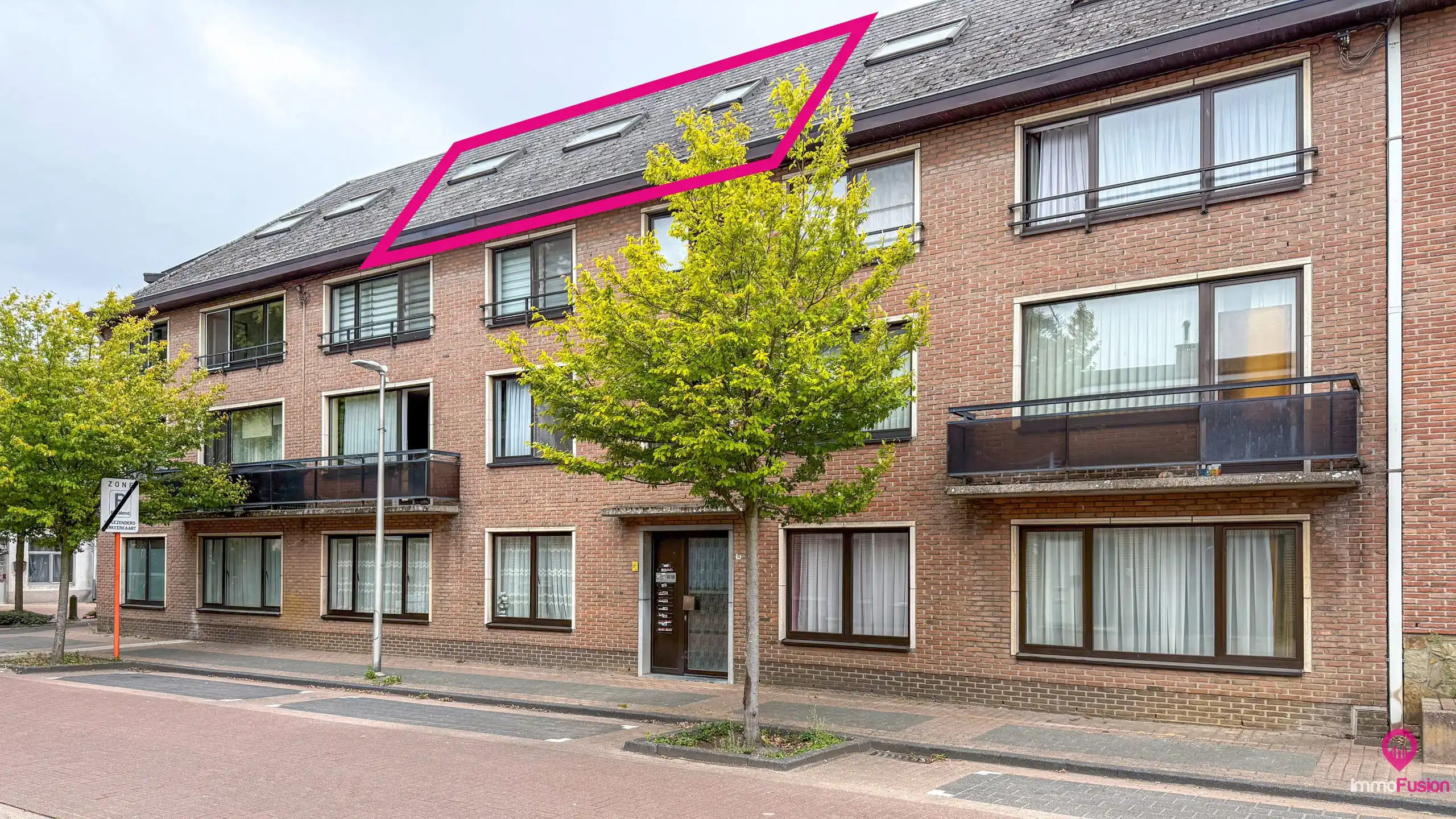 Studio te koop – centrum Heusden – investering! foto {{pictureIndex}}