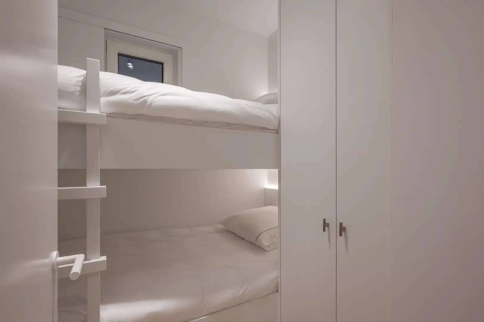 Subliem gerenoveerd appartement met 3 slaapkamers foto 19