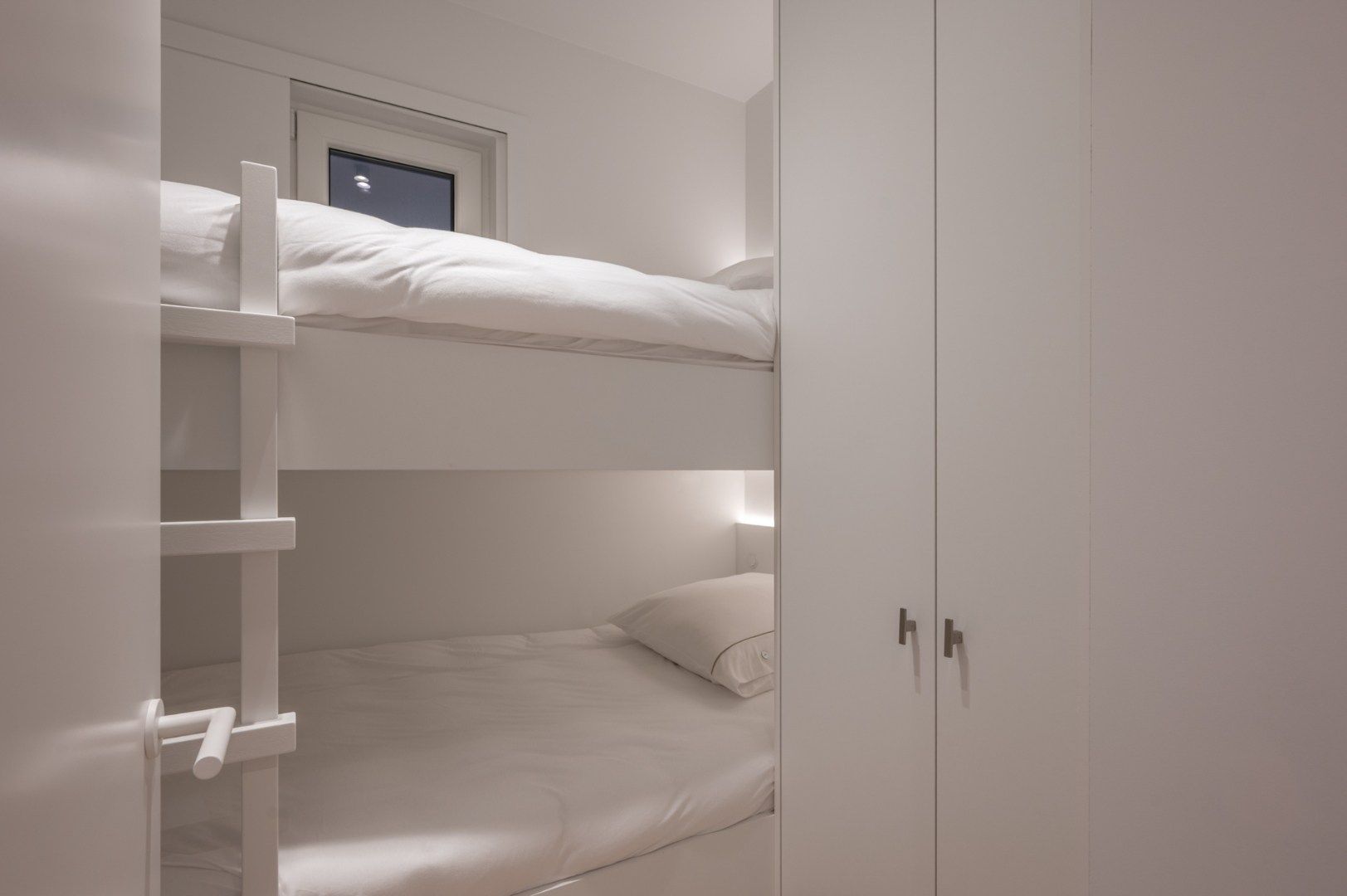 Subliem gerenoveerd appartement met 3 slaapkamers foto 19