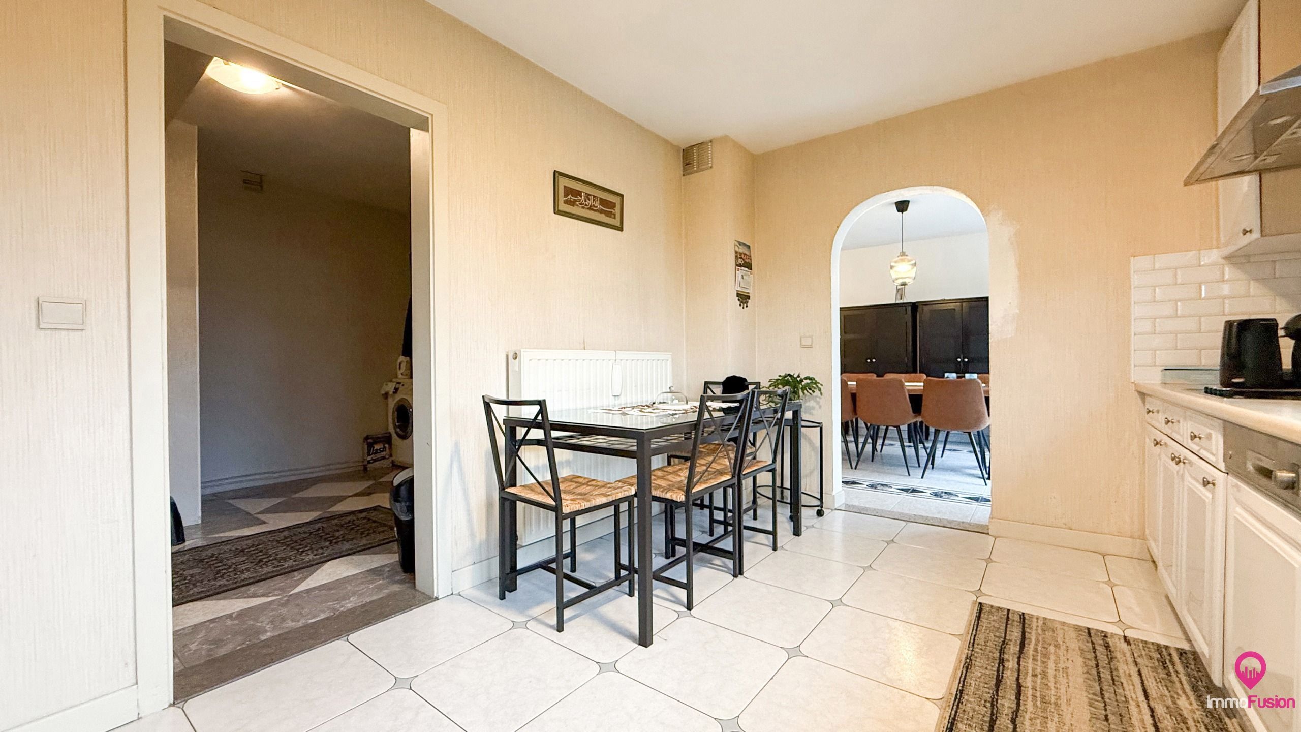 Ruime gezinswoning met 3 slaapkamers in rustige straat! foto 8