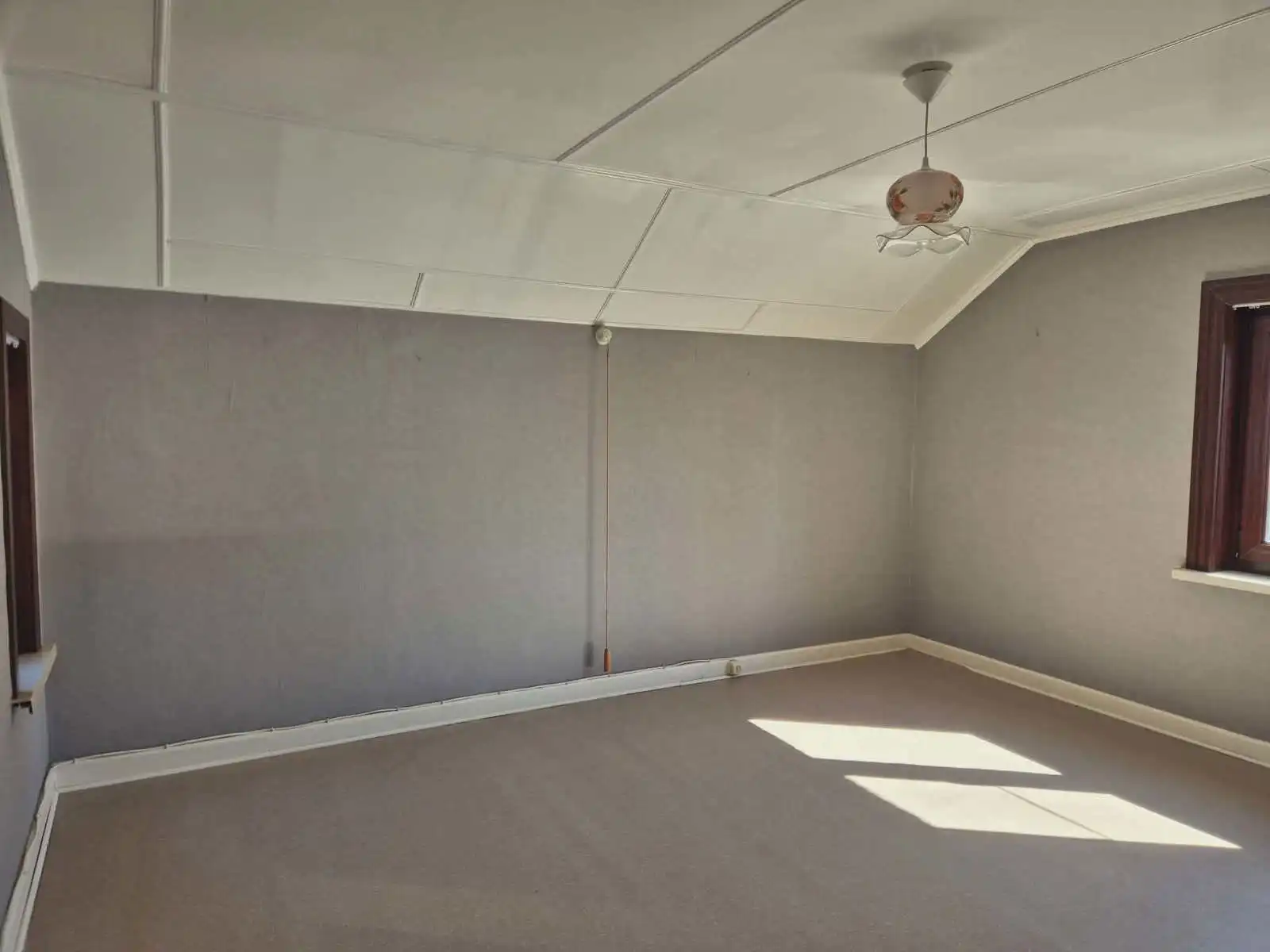 Halfopen bebouwing met 2 slaapkamers nabij de Markt foto 9