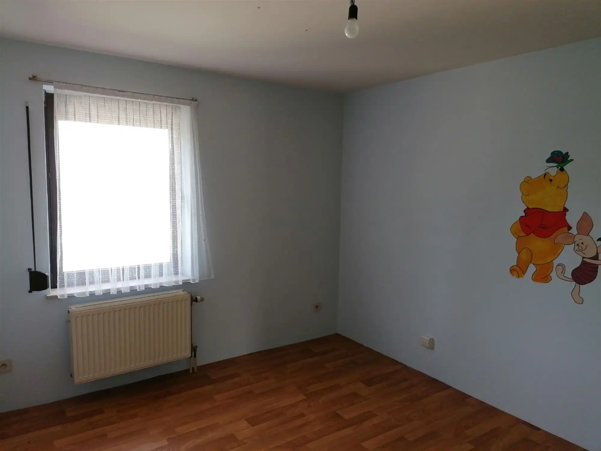 Handelspand met woonst, showroom, loods en parking foto 18