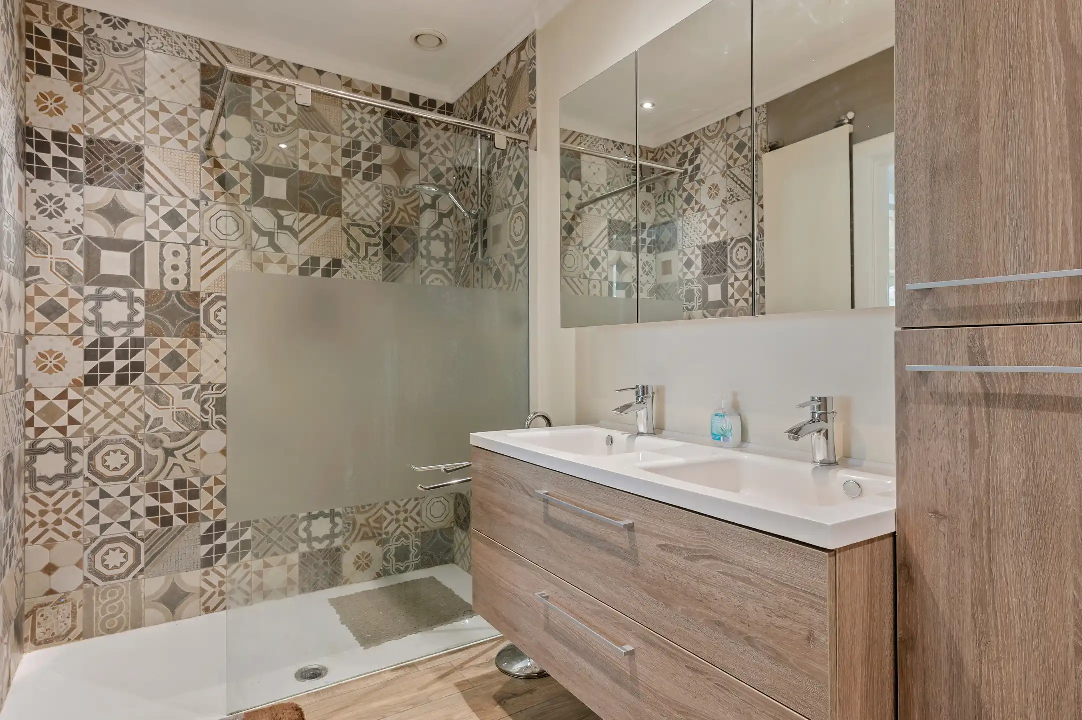 Unieke vrijstaande villa op ca. 7620m² in een uitzonderlijk domein in het groen. foto 24