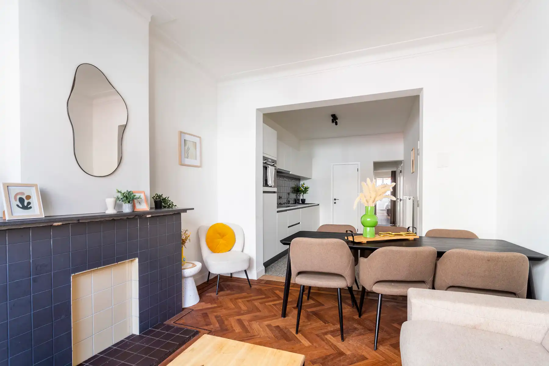 Gelijkvloers appartement met tuin in hartje Antwerpen foto {{pictureIndex}}