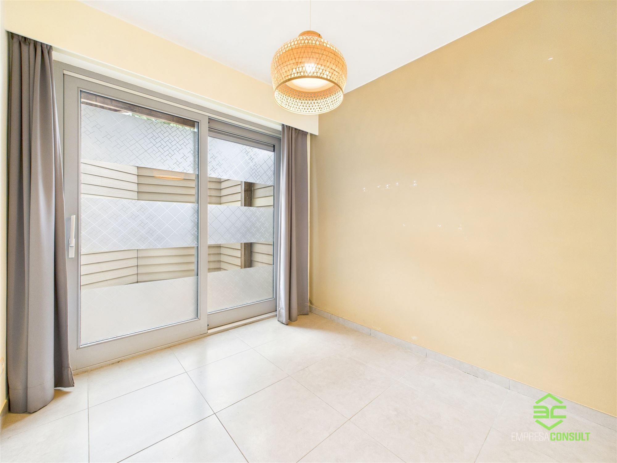 Interessant opbrengsteigendom met 4 app in het centrum! foto 10