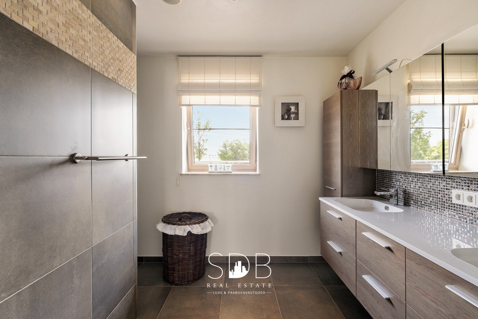 Moderne villa met gezinstuin en zwembad op 1.685m²  foto 16