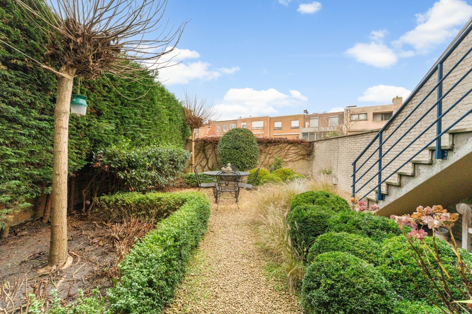 Ruime gezinswoning met inpandige garage en gezellige tuin. foto 9