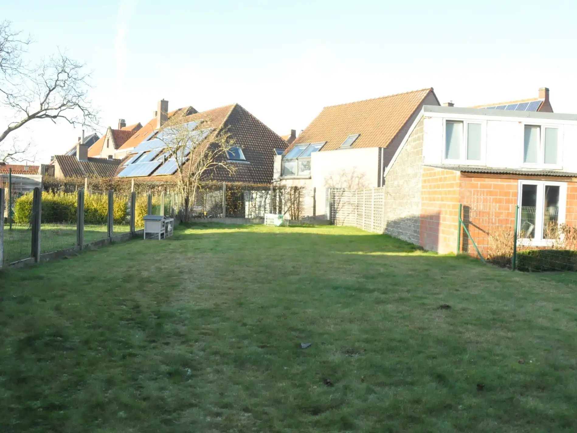 Verzorgde rijwoning met 3 slaapkamers, tuin en garage foto 9