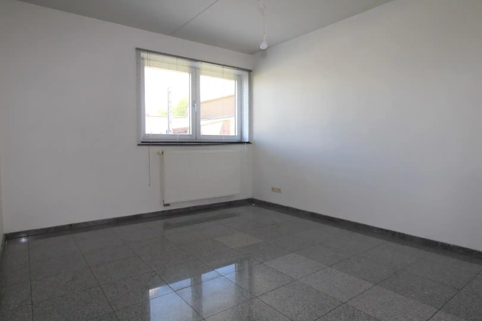 MODERNE LOFTWONING MET TERRAS EN 2 AUTOSTAANPLAATSEN foto 7