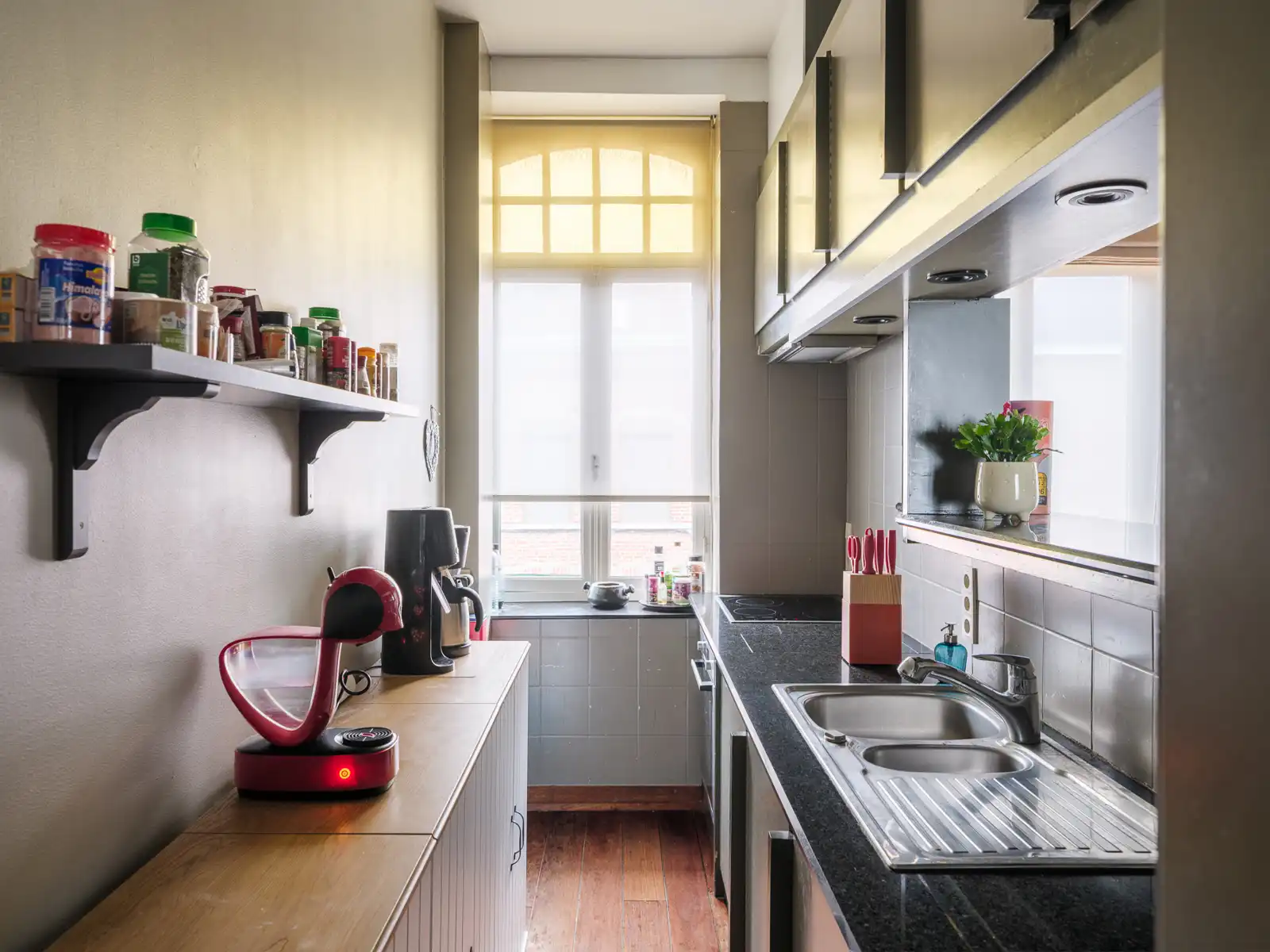 Karaktervolle herenwoning met professionele mogelijkheden foto 7