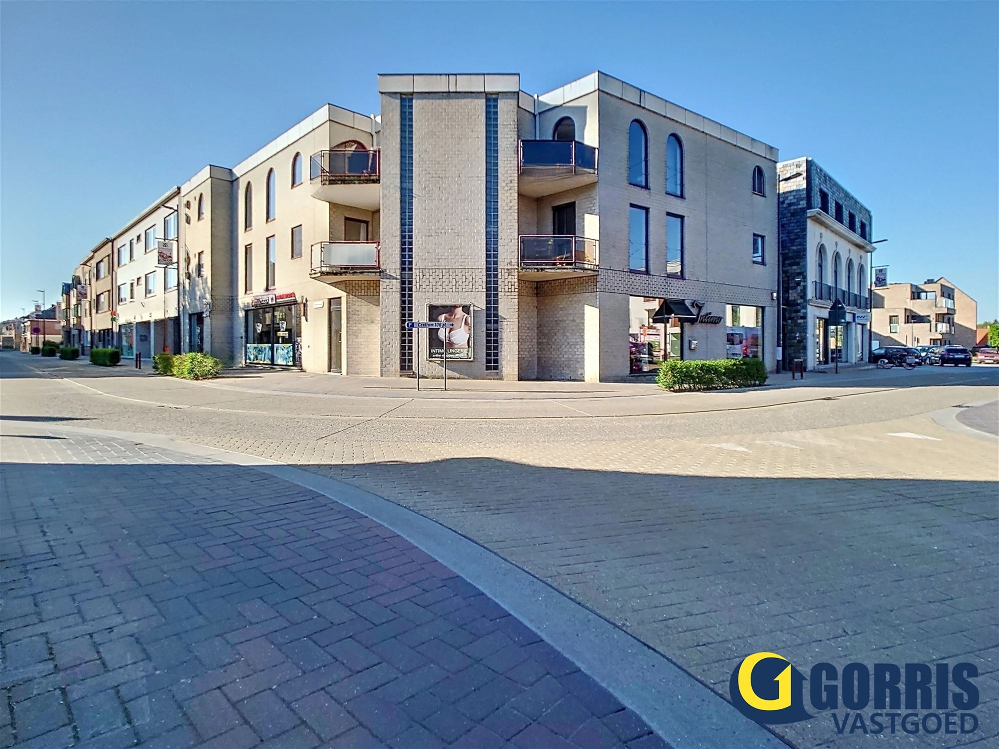 Ruim appartement met terras in het centrum van Begijnendijk foto {{pictureIndex}}