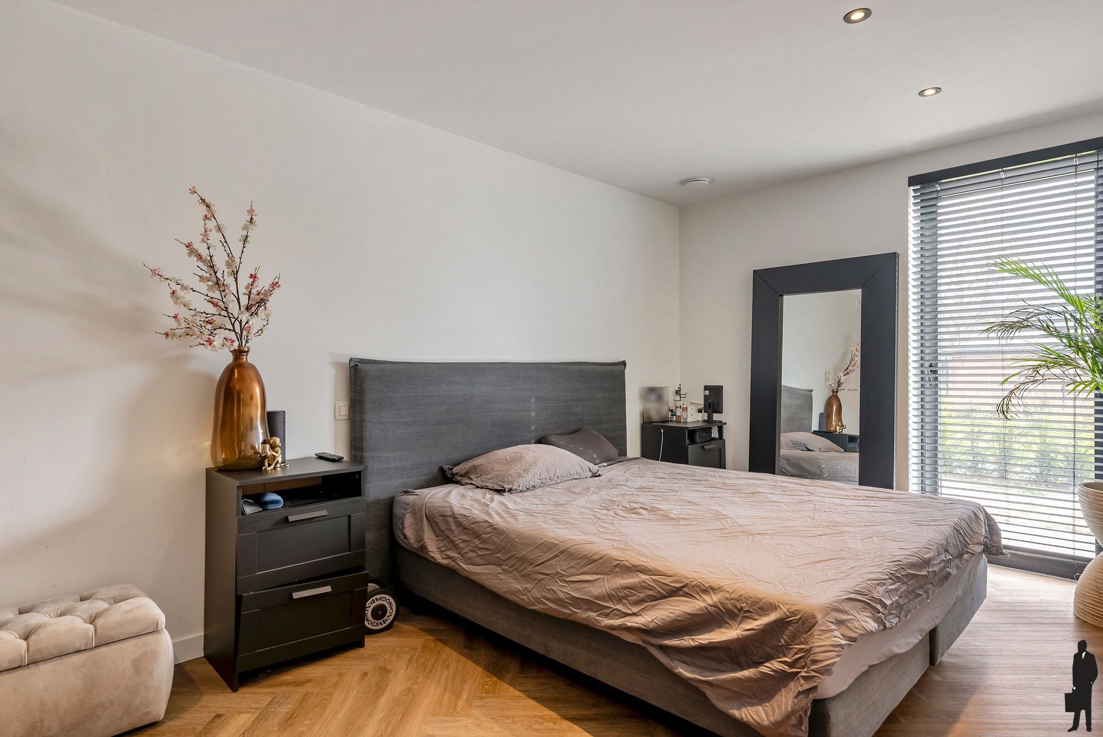 Luxe afgewerkt gelijkvloers appartement met twee slaapkamers foto 10