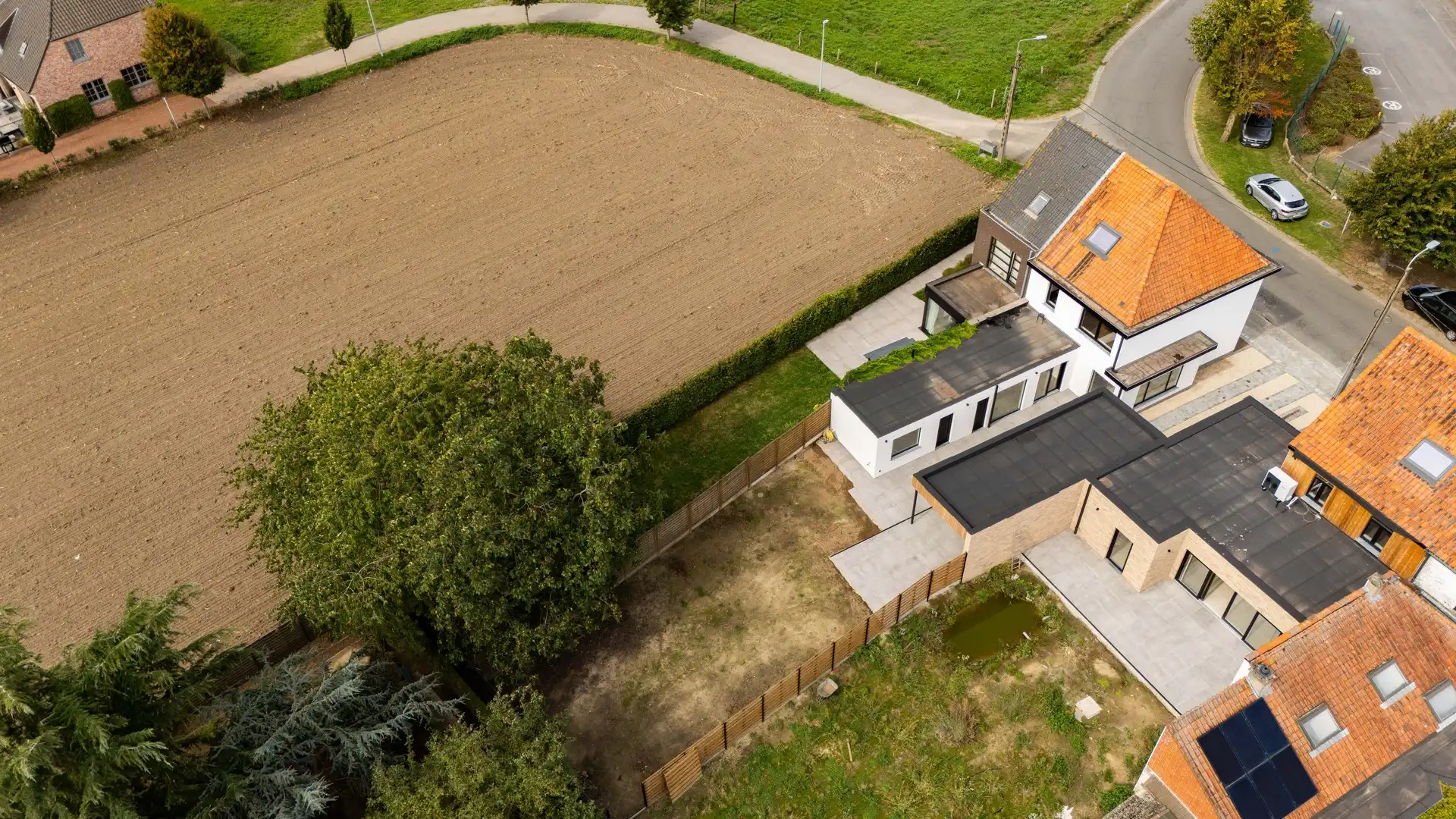 Prachtige tot in de puntjes gerenoveerde halfopen bebouwing met 3 slaapkamers, aparte garage en zuidgerichte tuin te koop in het hartje van Sint-Baafs-Vijve foto 33
