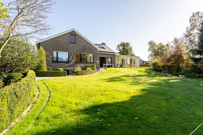 Exclusieve alleenstaande villa met zuidgerichte tuin en volledige onderkeldering! foto 28