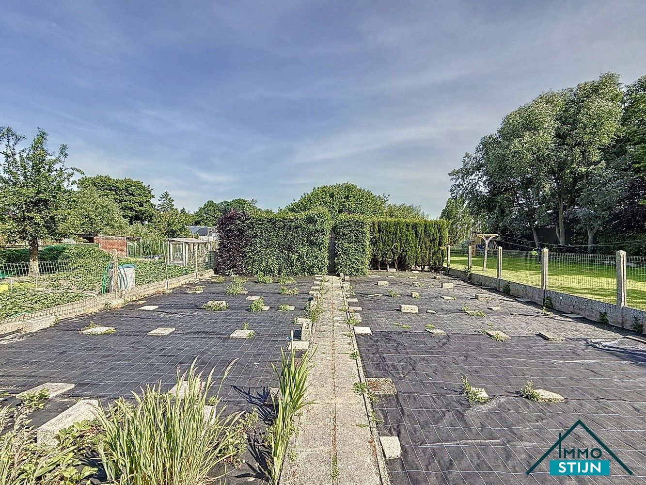 Woning met mooi aangelegde tuin foto 17