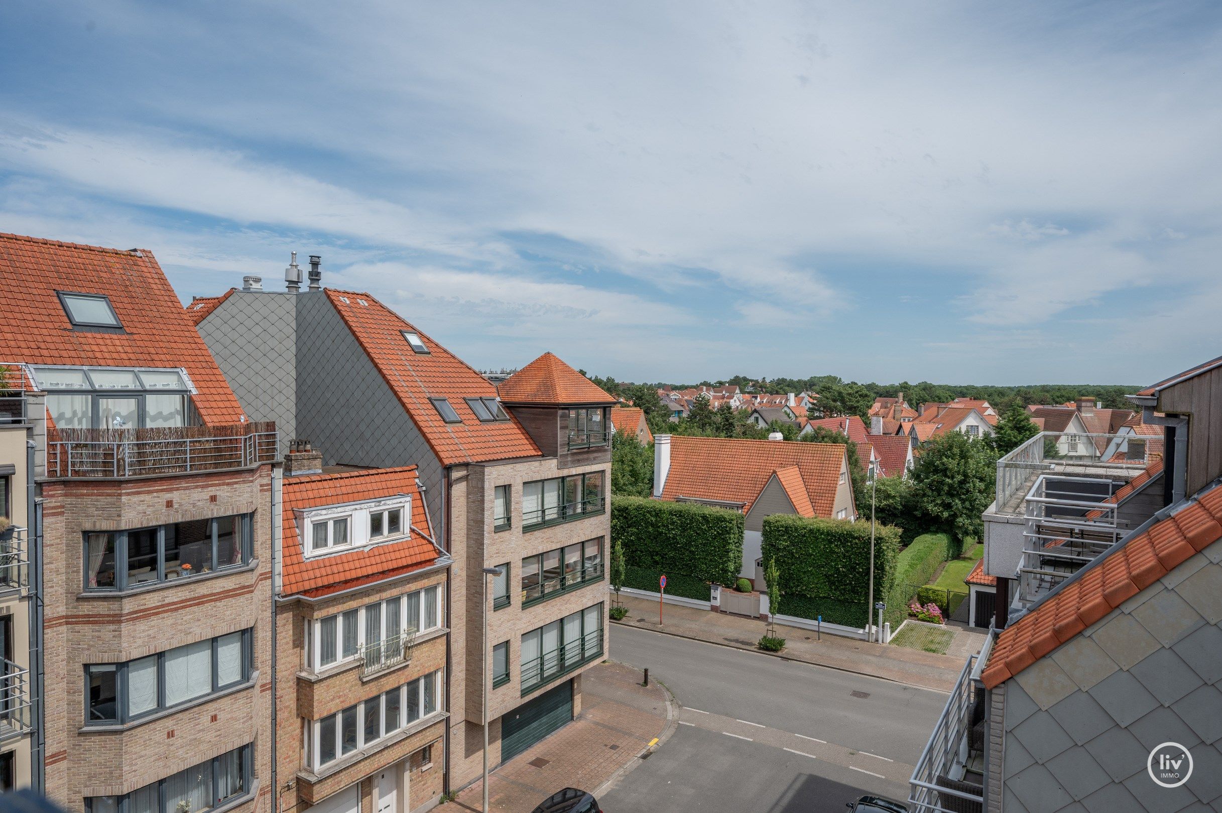 Prachtig, ruime en tevens récente triplex (199 m2) in een zijstraat van de lippenslaan vlakbij de zeedijk te Knokke.  foto 11