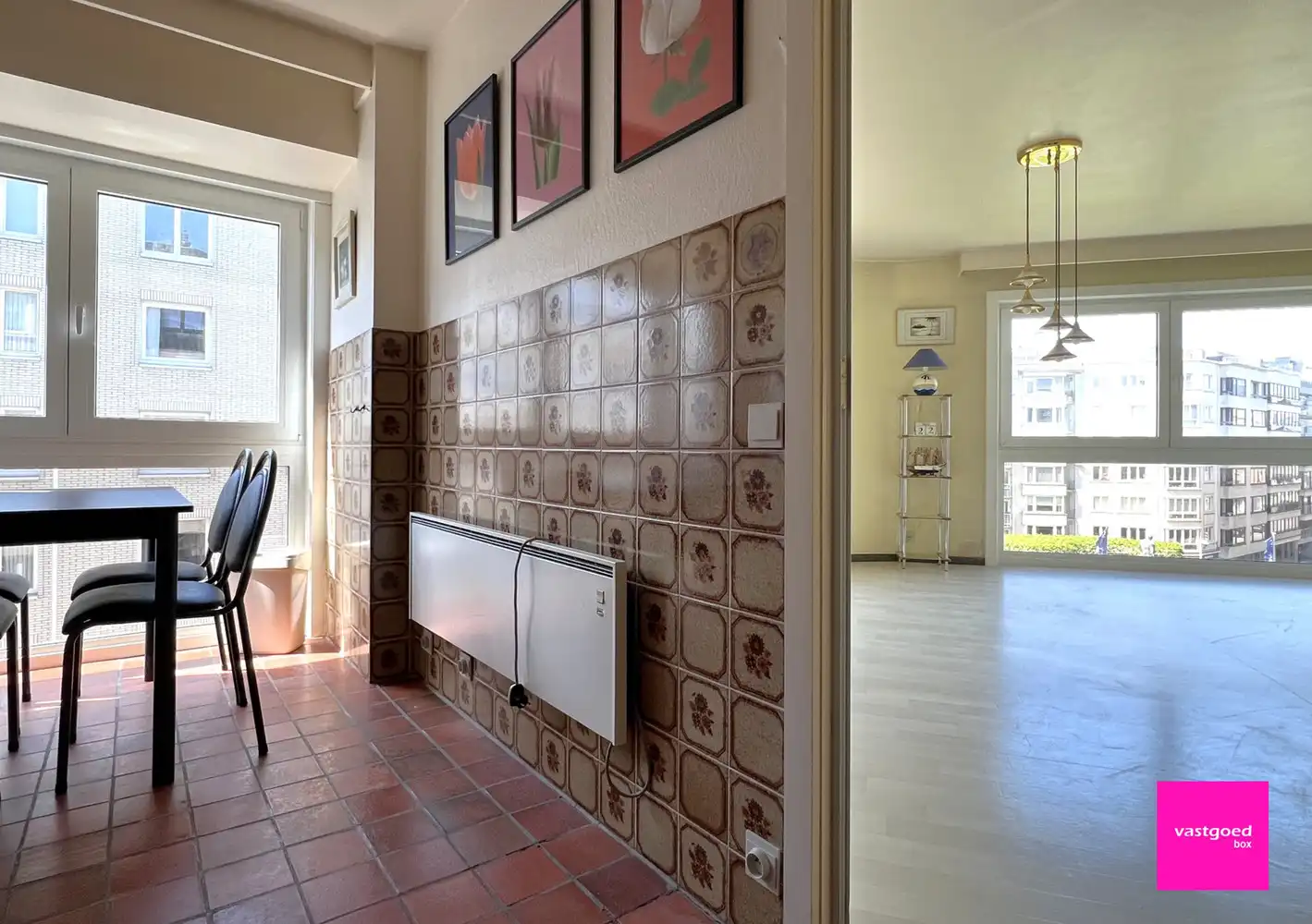 Lichtrijk hoekappartement met 2 slaapkamers en terras, hart van Oostende foto 4