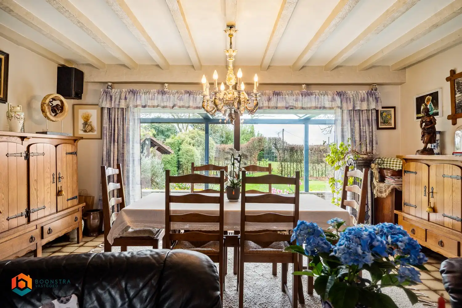 Ruime woning met 4 slpkrs, sfeervolle tuin en bijgebouw op perceel van 2206m² te Duffel foto 4