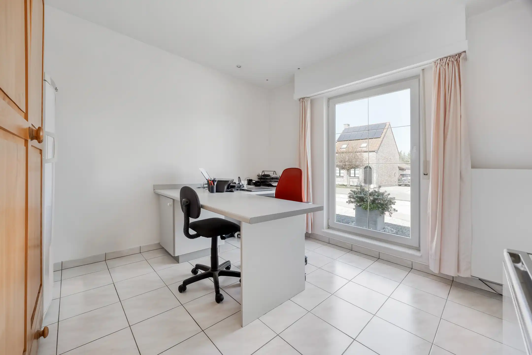 Ruime woning in oase van rust met prachtige tuin foto 14