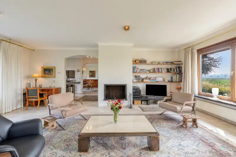 STATIGE VILLA MET PRACHTIGE TUIN OP EEN PERCEEL VAN 1.430 m². foto 13