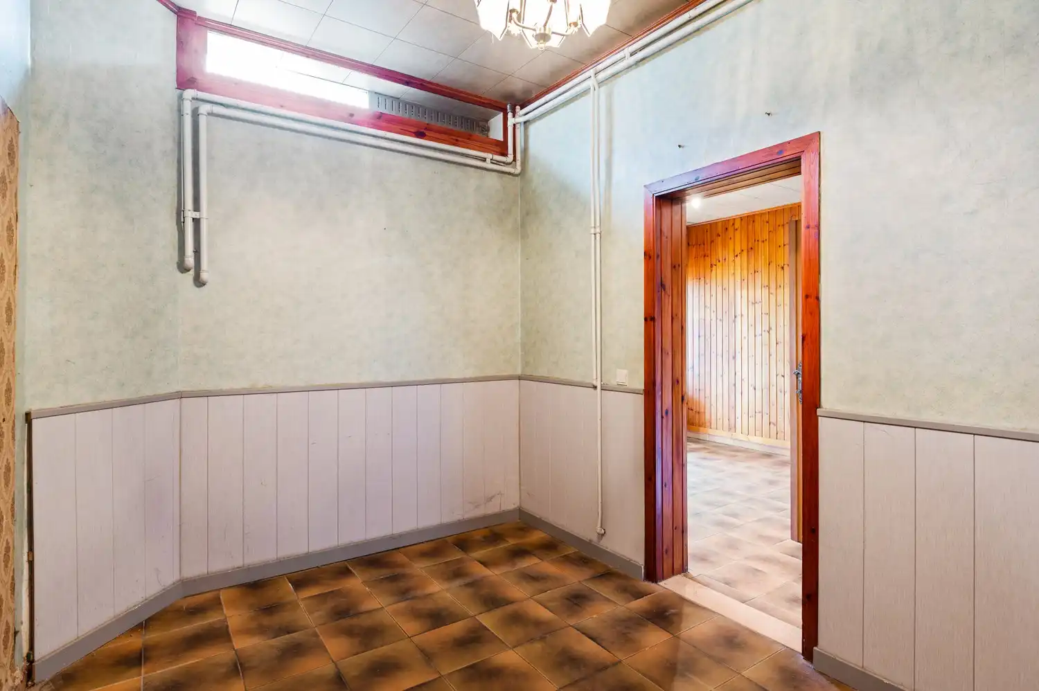 Te renoveren woning met potentieel op toplocatie in Brasschaat foto 6