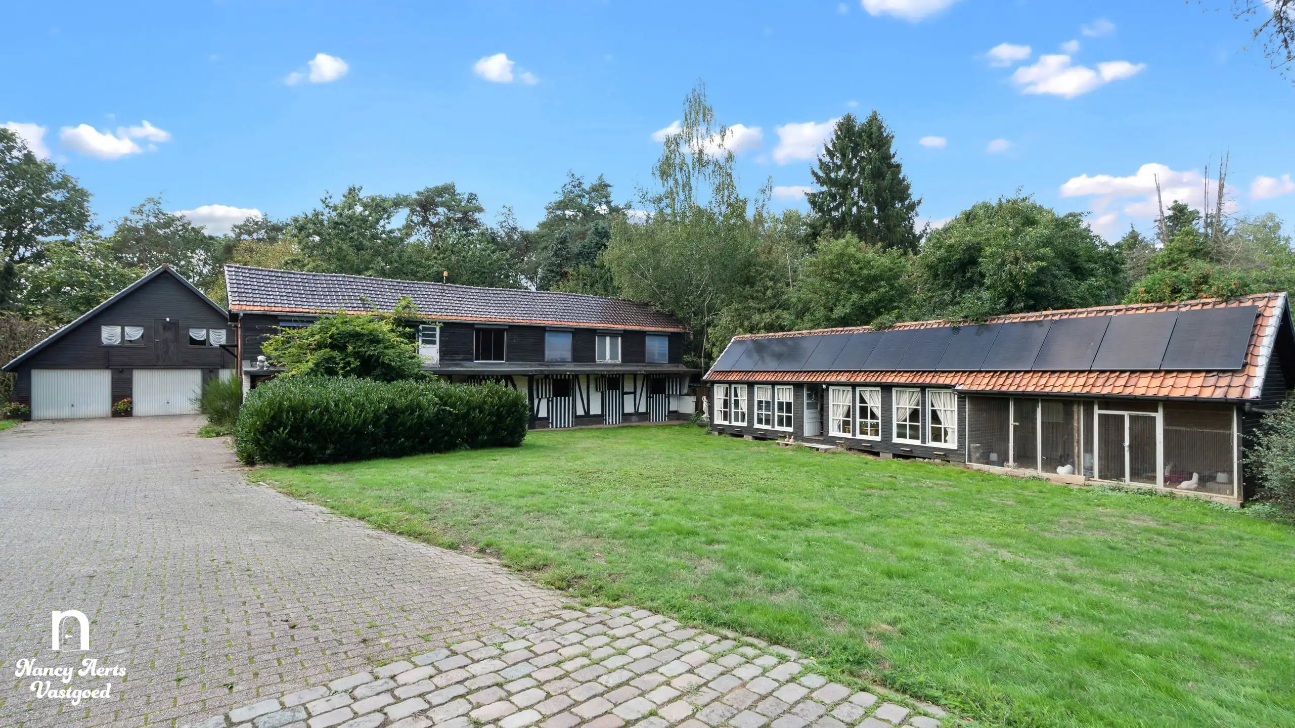 Exclusief landgoed op 1,28 ha met villa en paardenstallen foto 39