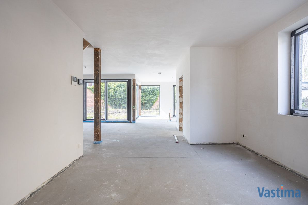 Nieuwbouw halfopen woning met 3 slaapkamers, garage en tuin foto 5