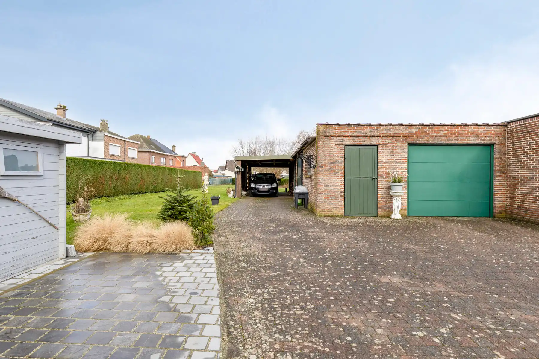 Mooie open bebouwing met bijgebouw en grote tuin foto 23