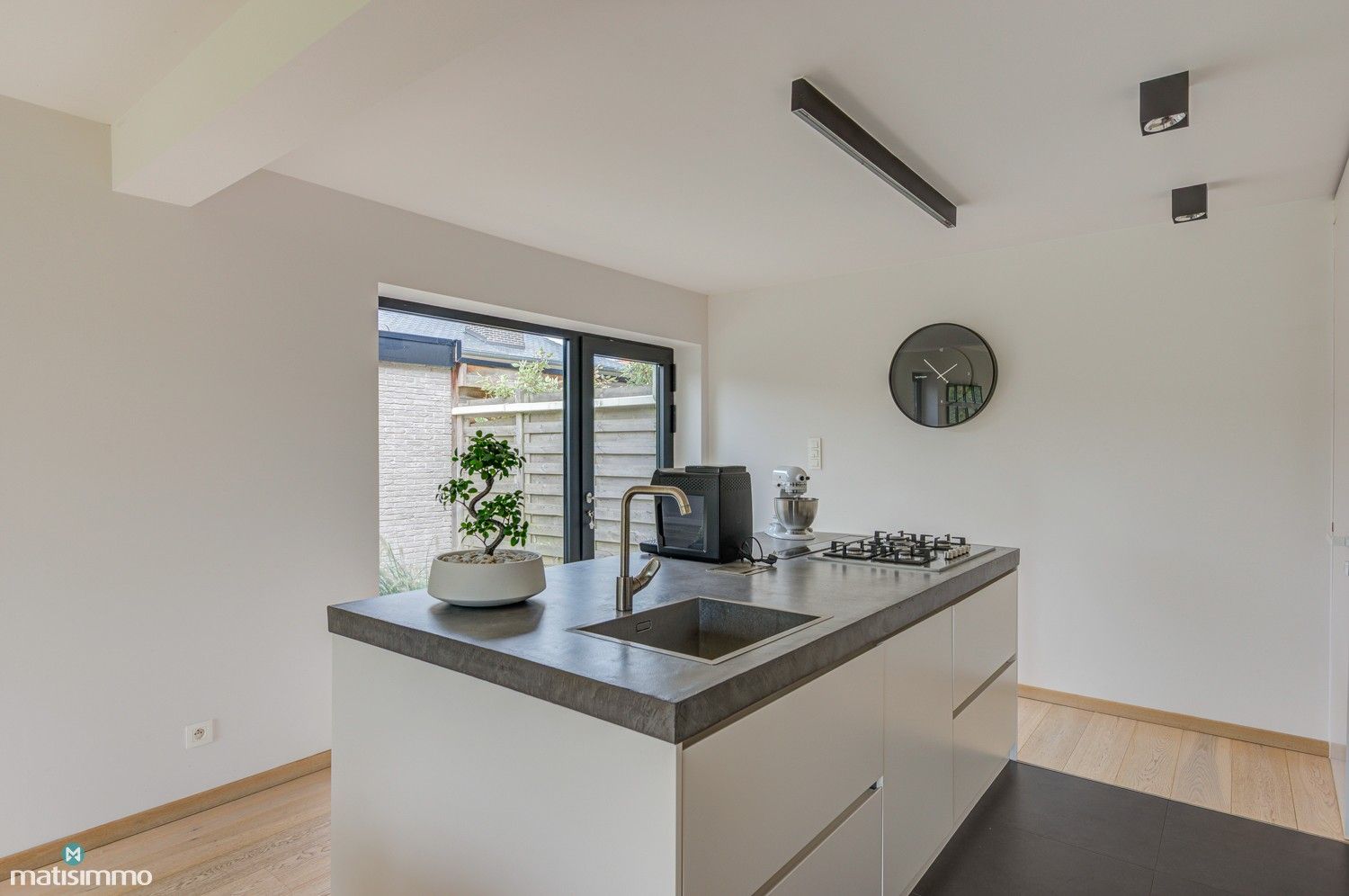 ENERGIEZUINIGE WONING MET 2 SLAAPKAMERS, TUIN EN DUBBELE GARAGE IN HET DORPSCENTRUM VAN ROSMEER foto 8