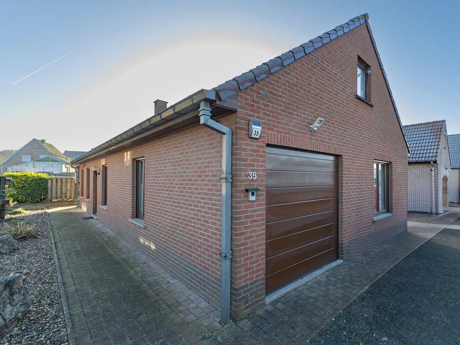 Bungalow met 3 slaapkamers en tuin foto 2