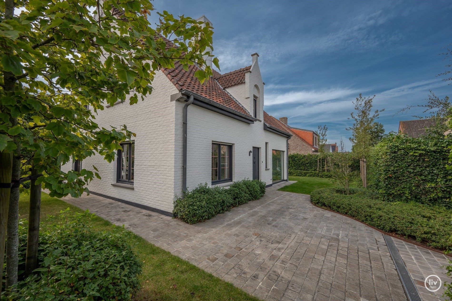 Centraal gelegen villa te Knokke-Heist (op een perceel van 601m2) in zeer goed onderhouden staat.  foto 3