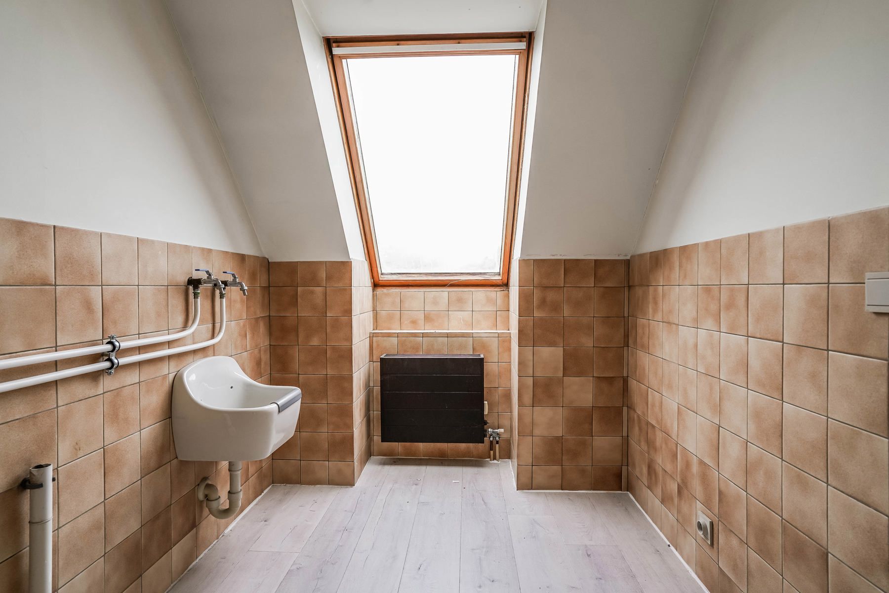 Veelzijdig, zeer ruim pand (handel én woonst) met tal van mogelijkheden in centrum Malderen! foto 34